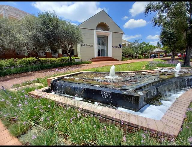 712M² OFFICE TO LET IN BRYANSTON